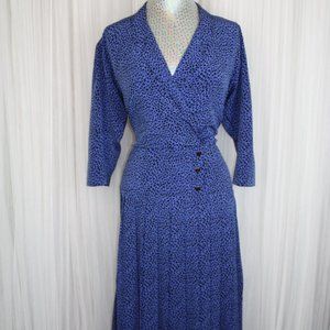 1980s Vintage Size  Large/Xlarge Animal Print Dolman Sleeve Midi Dress Pleated